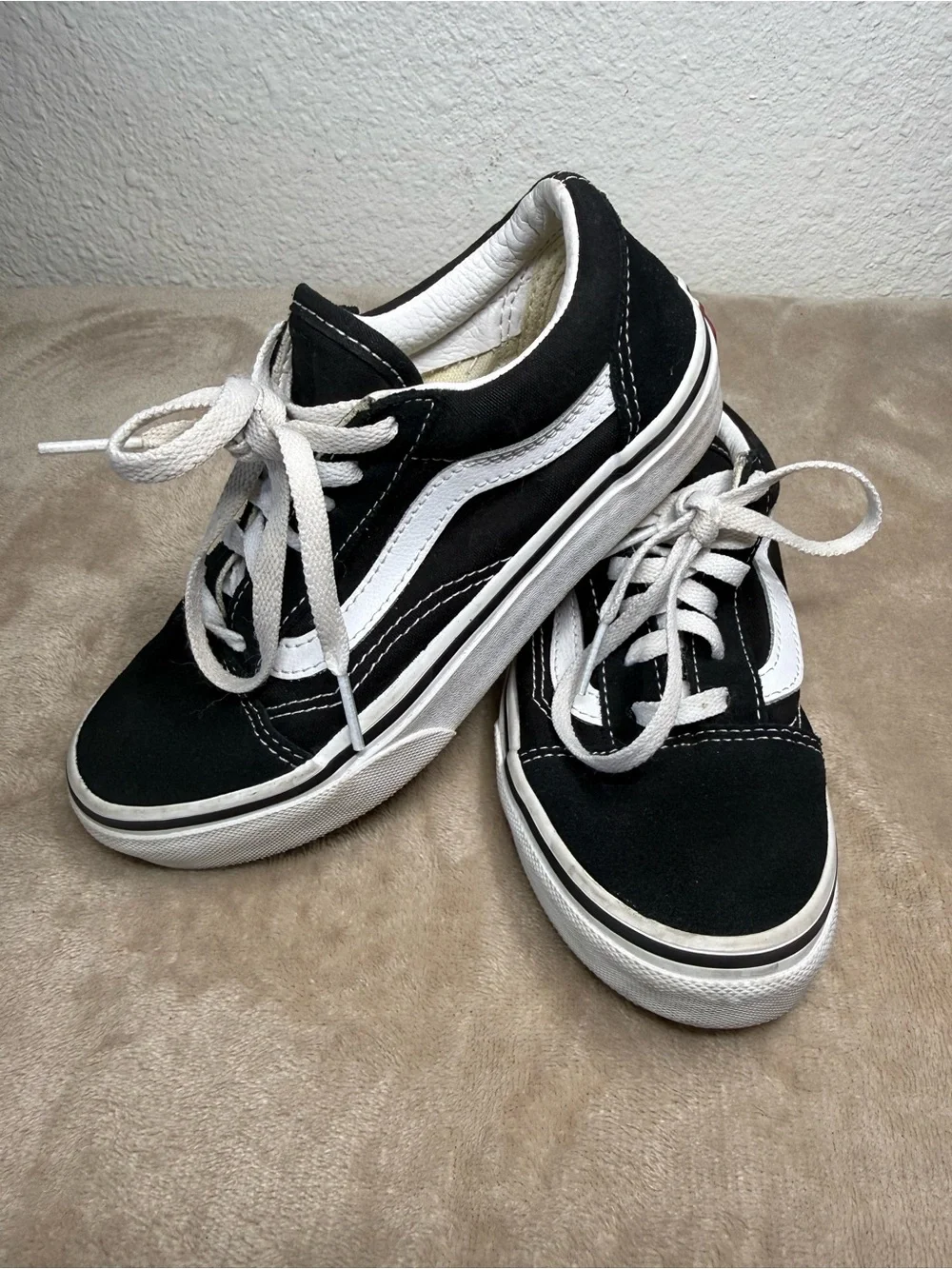 Vans Kids Black & White Old Skool Sneakers
